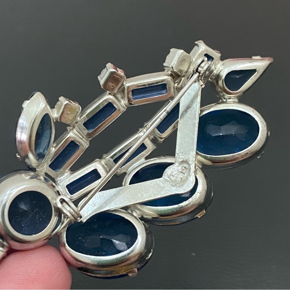Vintage Unsigned Juliana? Cobalt Blue Silver-tone Brooch 20.5g - Picture 14 of 14